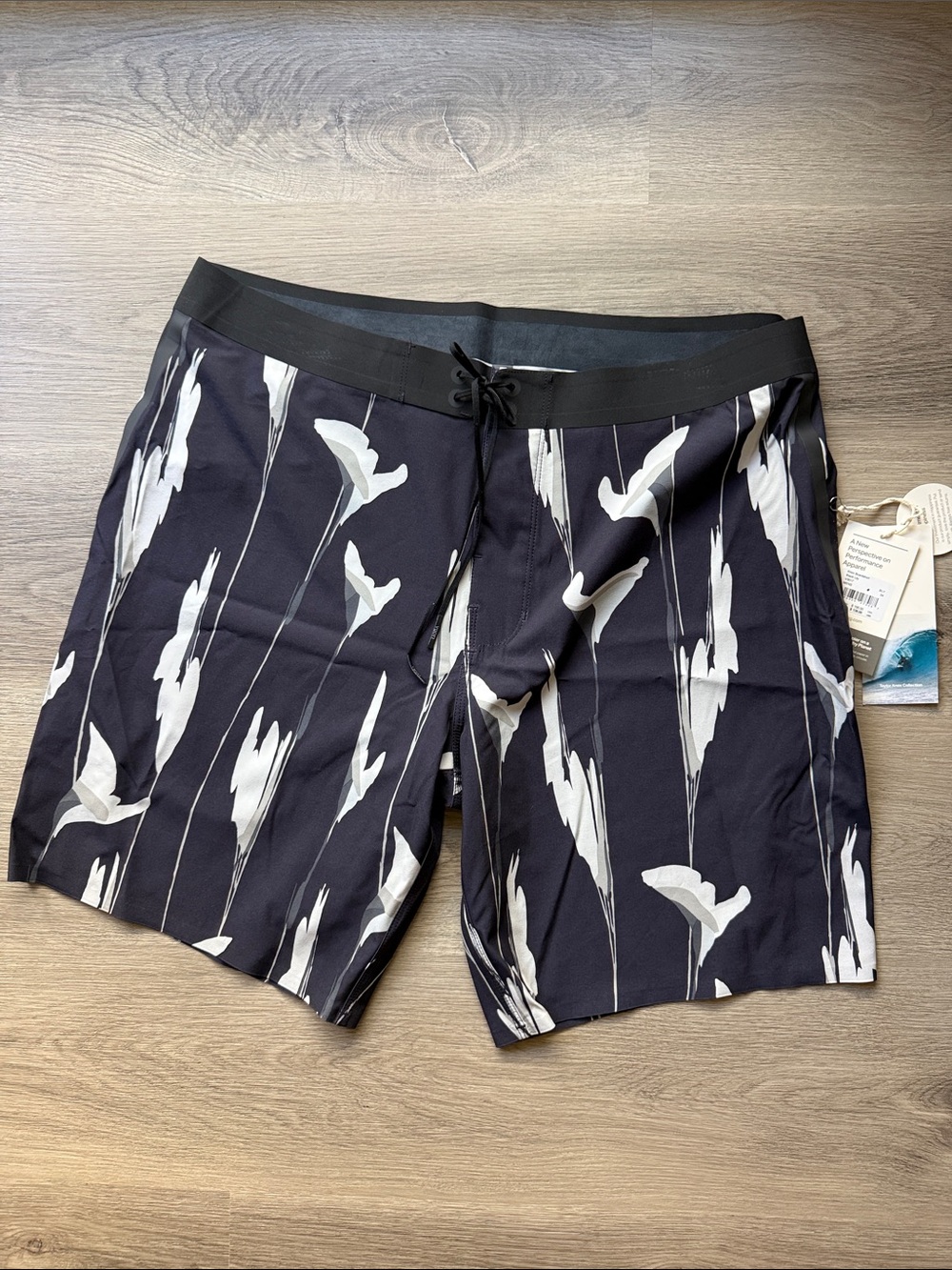 Vuori Black Knox Board Shorts with White Floral Streaks size 34 NWT